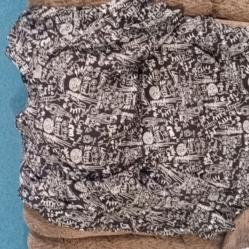 Disney's Cruella Short Sleeve Button Up